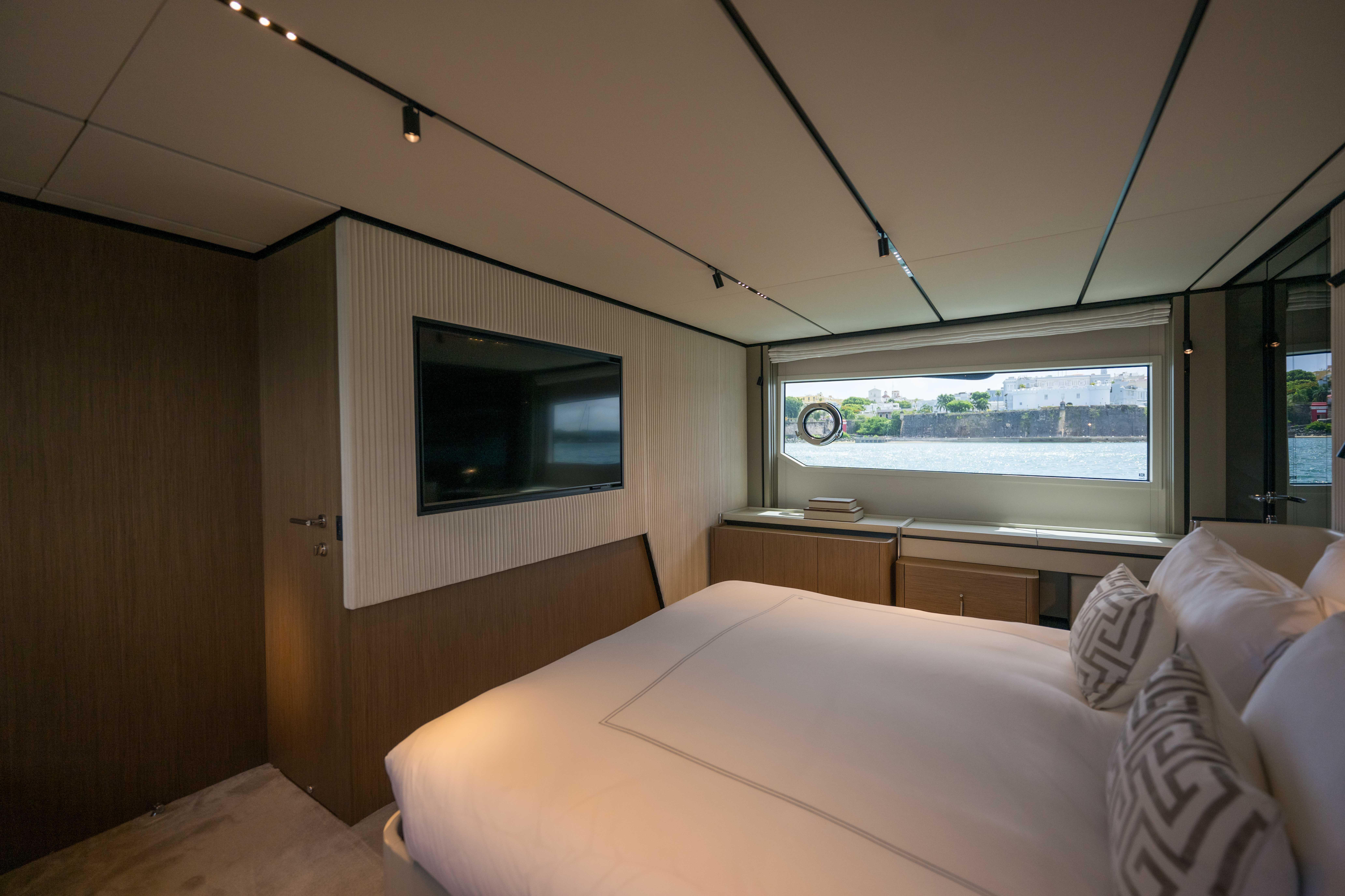 2023 FERRETTI YACHTS 720 